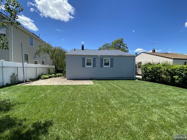 44 Hobart Ave, Rutherford NJ  07070-1408 exterior