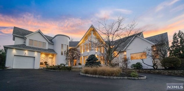11 Hunter Ridge, Westwood, NJ 07677