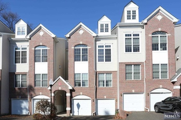 11 Ashley Ct #706, Paterson, NJ 07506