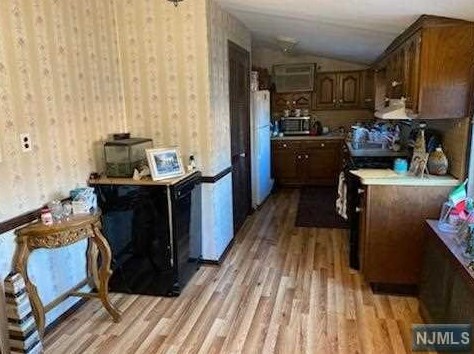 124 Biltmore St #2nd Floor, North Arlington, NJ 07031