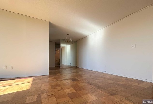25 Zabriskie St #5e, Hackensack, NJ 07601