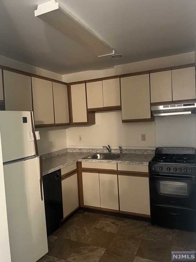 176 Hackensack St #11, Wood-Ridge, NJ 07075