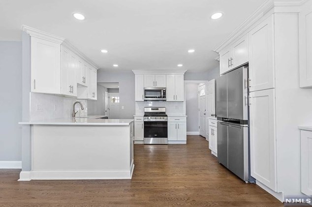 348 Wilson Ave, Lyndhurst NJ  07071-3324 exterior