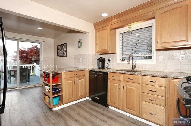 197 Lincoln Ave, Elmwood Park NJ  07407-2301 exterior