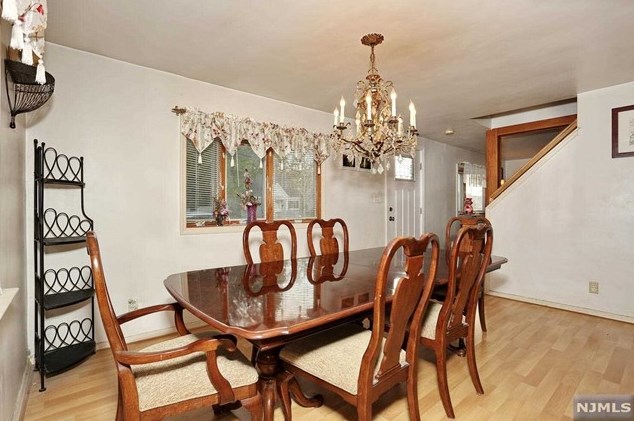 197 Lincoln Ave, Elmwood Park NJ  07407-2301 exterior