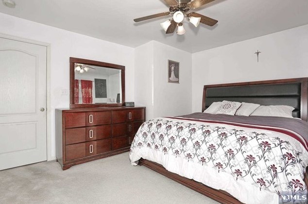 197 Lincoln Ave, Elmwood Park NJ  07407-2301 exterior