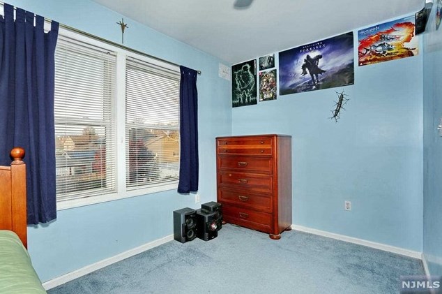 197 Lincoln Ave, Elmwood Park NJ  07407-2301 exterior