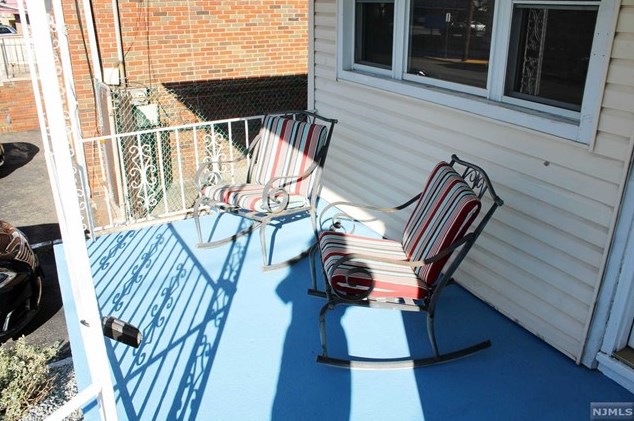 21 Kennedy Dr #1, Lodi, NJ 07644