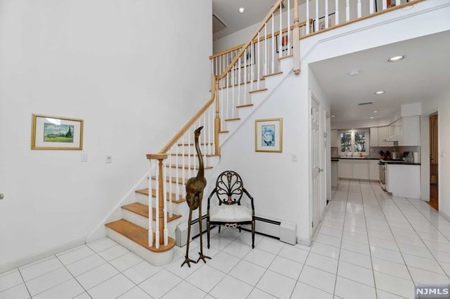 508 Manning Ct, River Edge, NJ 07661