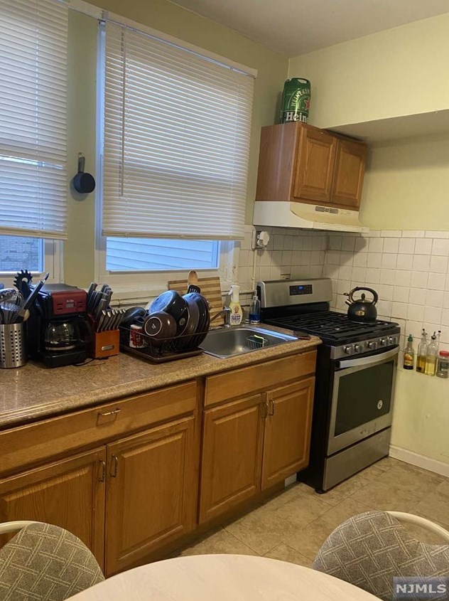 415 70th St #2, West New York, NJ 07093