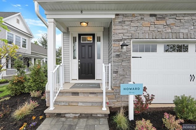 1 Dogwood Ct, Westwood, NJ 07675