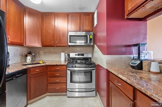 2000 Linwood Ave #5e, West Fort Lee, NJ 07024