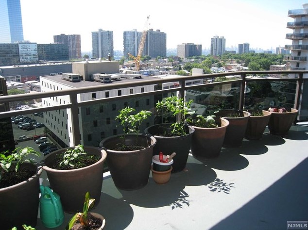 2077 Center Ave #12k, West Fort Lee, NJ 07024