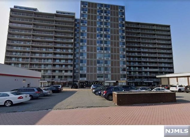 1350 15th St #8o, West Fort Lee, NJ 07024