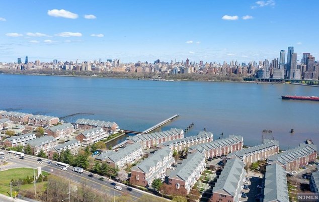 16 62nd St #1, West New York, NJ 07093