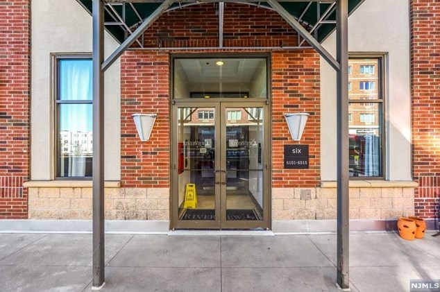 6208 City Pl #6208, Edgewater, NJ 07020