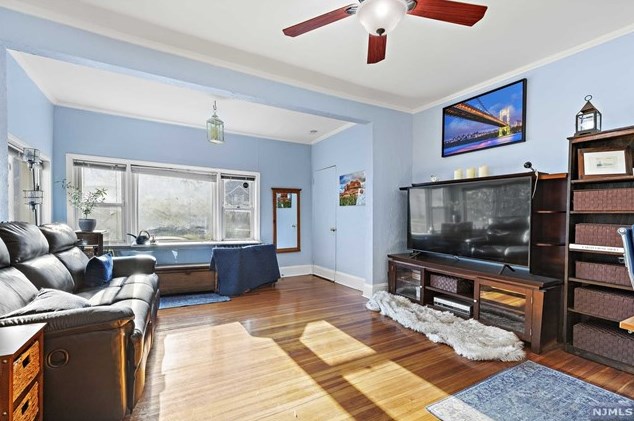 375 Lafayette Ave, Cliffside Park, NJ 07010