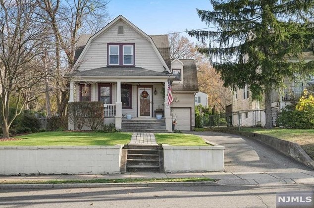 291 Ackerman Ave, Ridgewood, NJ 07452
