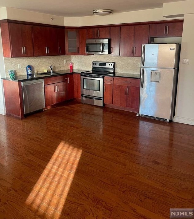 60 Parkway Dr E #5e, East Orange, NJ
