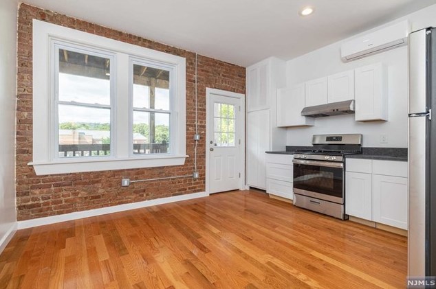 200 Forest St #3l, Montclair, NJ 07042