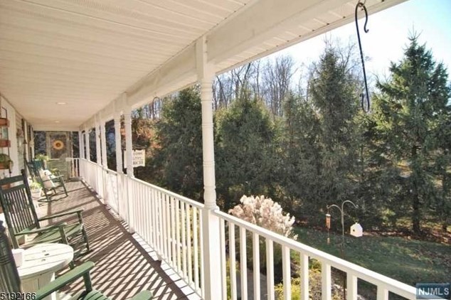96 Greenhill Rd, Hardyston, NJ 07419