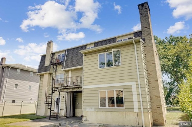7 Teresa Ct, Moonachie, NJ 07074