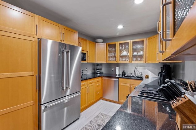 535 Teal Plaza, Secaucus, NJ 07094