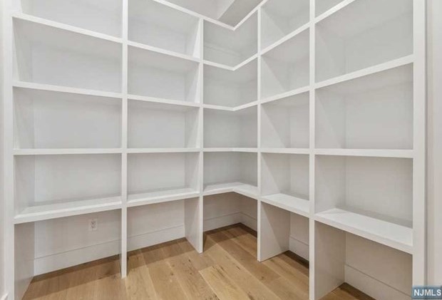 32 Pleasant St, Haworth NJ  07641-1929 exterior