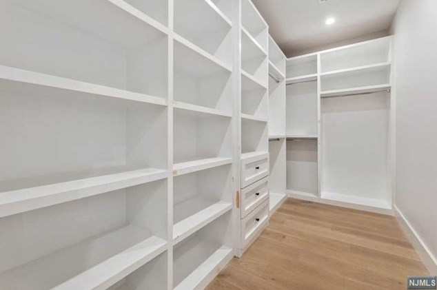 32 Pleasant St, Haworth NJ  07641-1929 exterior