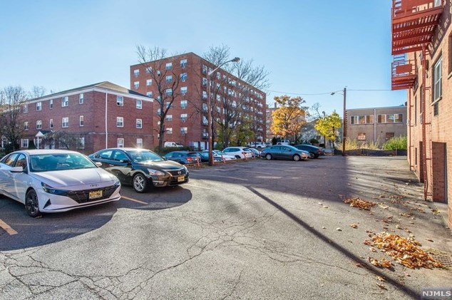 960 Main St, Hackensack NJ  07601-5132 exterior