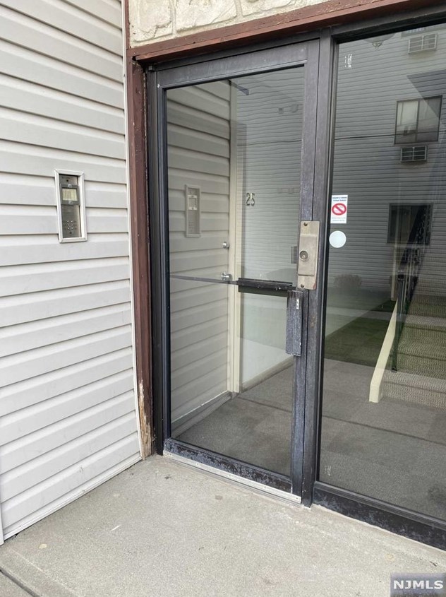 250 Grant Ave #c27, Lyndhurst, NJ 07071