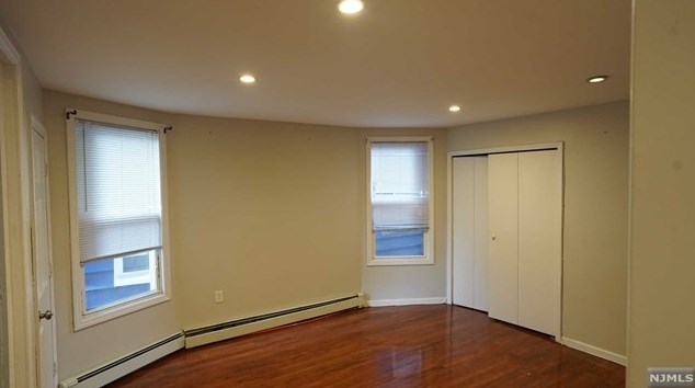 171 N Oraton Pkwy, East Orange, NJ 07017
