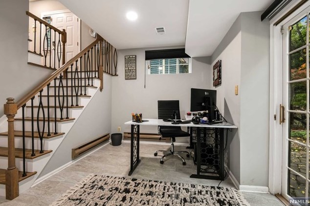 35 Nuthatcher Ct, Wayne NJ  07470-8421 exterior