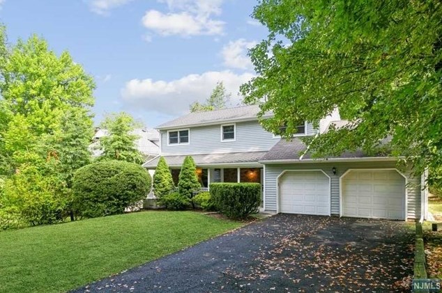 79 Highwood Ave, Tenafly, NJ 07670