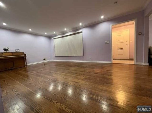 664 Linden Ave, Ridgefield, NJ 07657