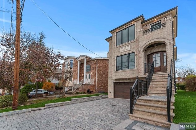 10 1st St, Englewood, NJ 07632