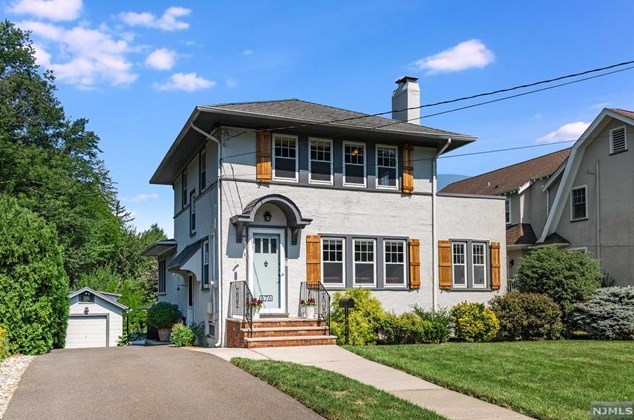 676 Doremus Ave, Ridgewood, NJ 07452