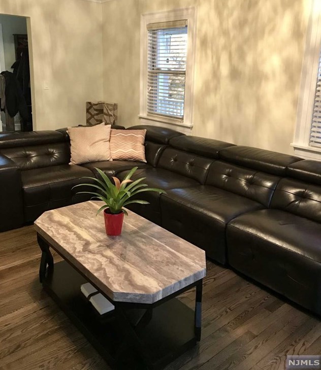 54 Chestnut Ave, Park Ridge NJ  07656-2226 exterior