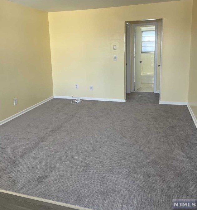 206 Riverview Pl #9, Cliffside Park, NJ 07010