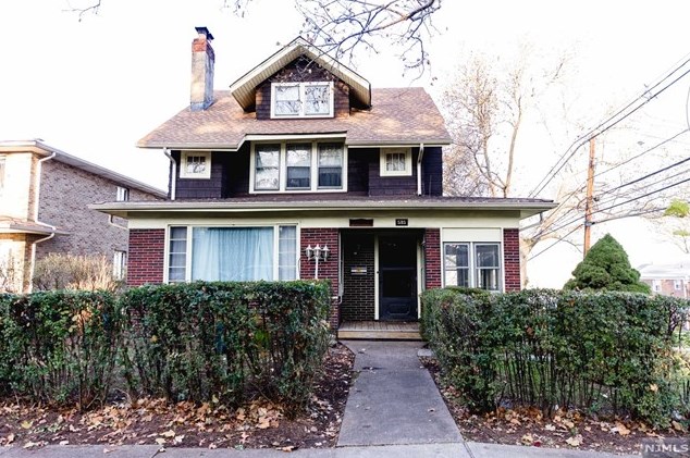 595 Hillside St, Ridgefield, NJ 07657