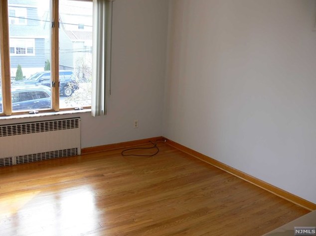 171 Summit Ave, Cliffside Park, NJ 07010