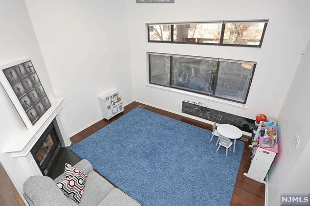 141 Windsor Cir, Township Of Washington NJ  07676-4354 exterior