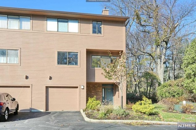 141 Windsor Cir, Township of Washington, NJ 07676