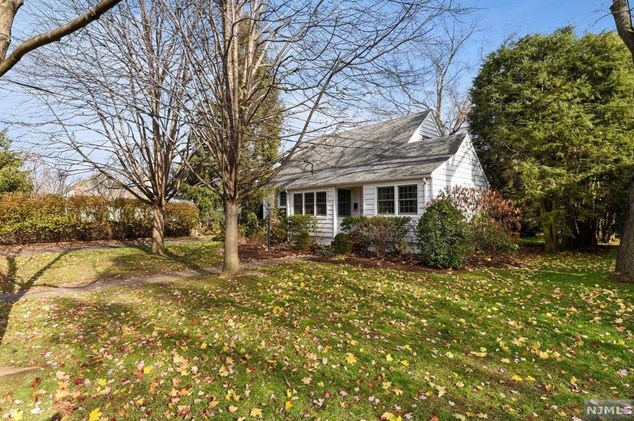 301 Main St, Ridgewood, NJ 07452