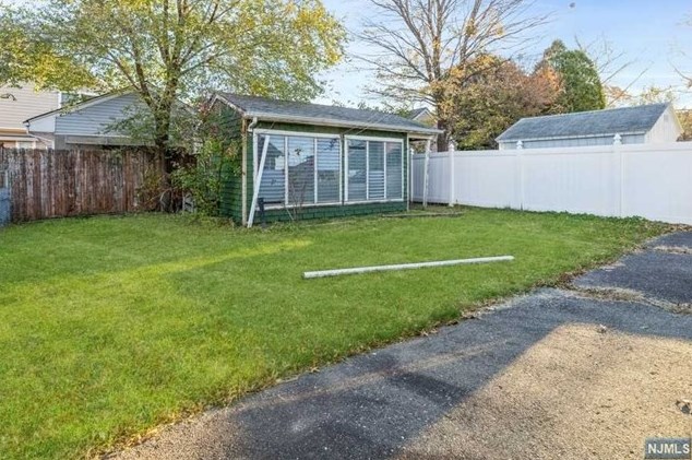 311 Maple Ave, Wallington, NJ 07057