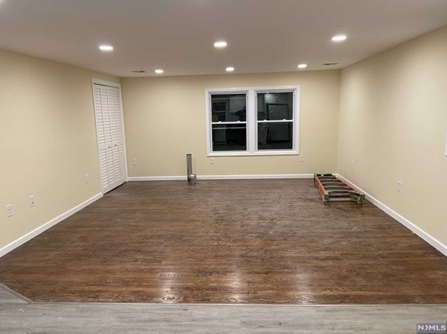244 Grove St, Lodi, NJ 07644