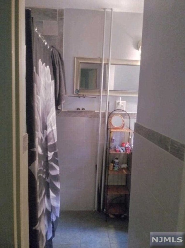 164 Bartholdi Ave, Jersey City NJ  07305-2519 exterior