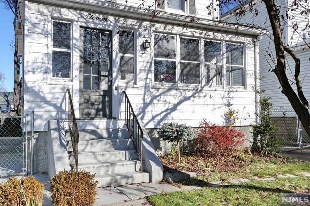 11 New York Ave, Bergenfield NJ  07621-1328 exterior