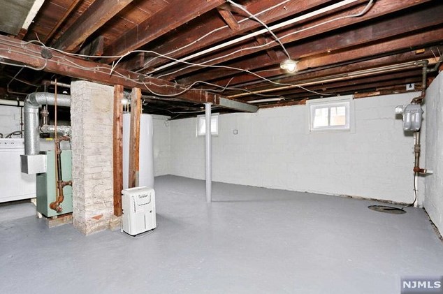 11 New York Ave, Bergenfield NJ  07621-1328 exterior