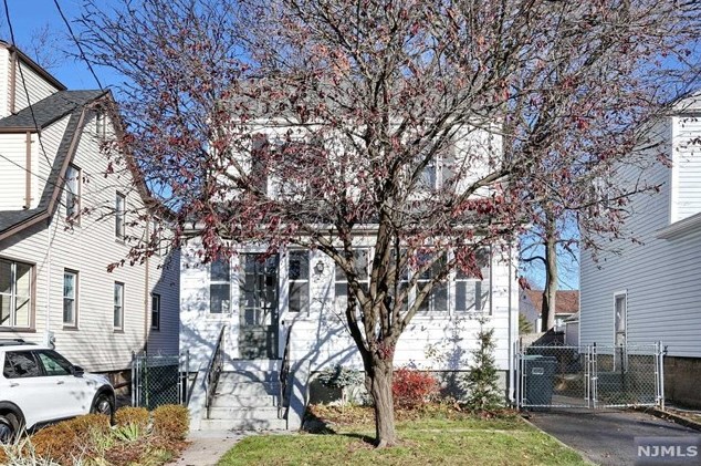 11 New York Ave, Bergenfield NJ  07621-1328 exterior